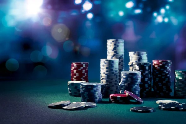 Live-dealer table and sportsbook integrated view on ideslot mobile app